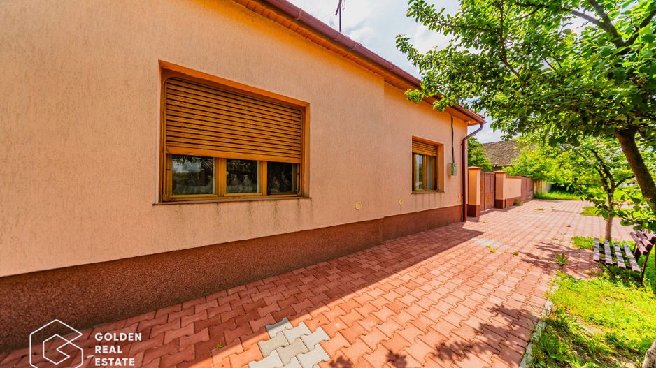 Casa situata in comuna Seitin, la cheie - Poză 35