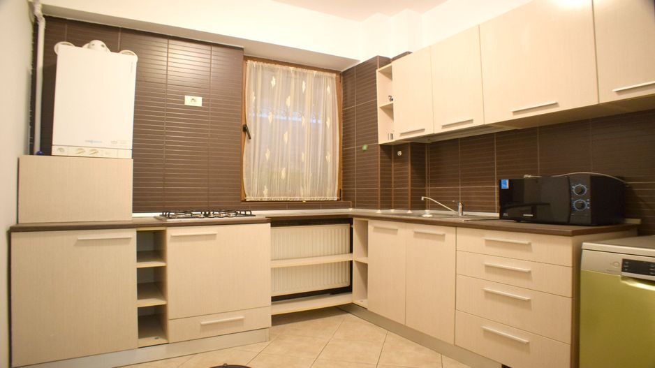 Parc Bazilescu -2 camere si o curte superba - COMISION 0 - Poză 9