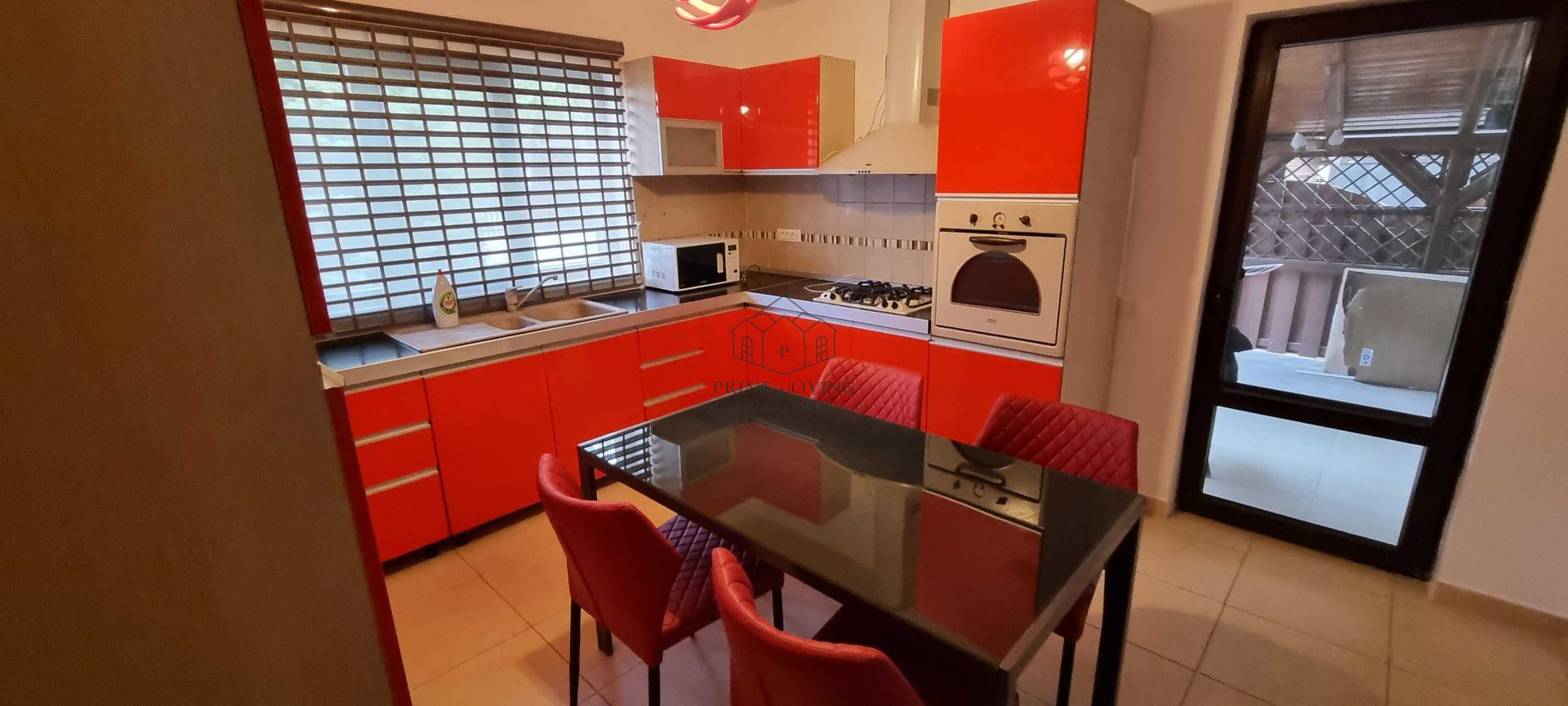 VILA INDIVIDUALA CU PISCINA SI GRADINA SPATIOASA IN ZONA PIPERA - Poză 4