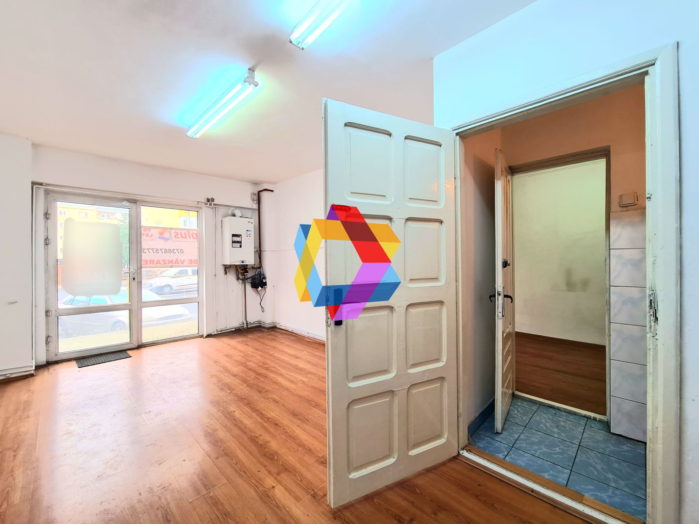 Spatiu comercial de vânzare cu vad Brașov - 57 mp # plus-imo.ro - Poză 2