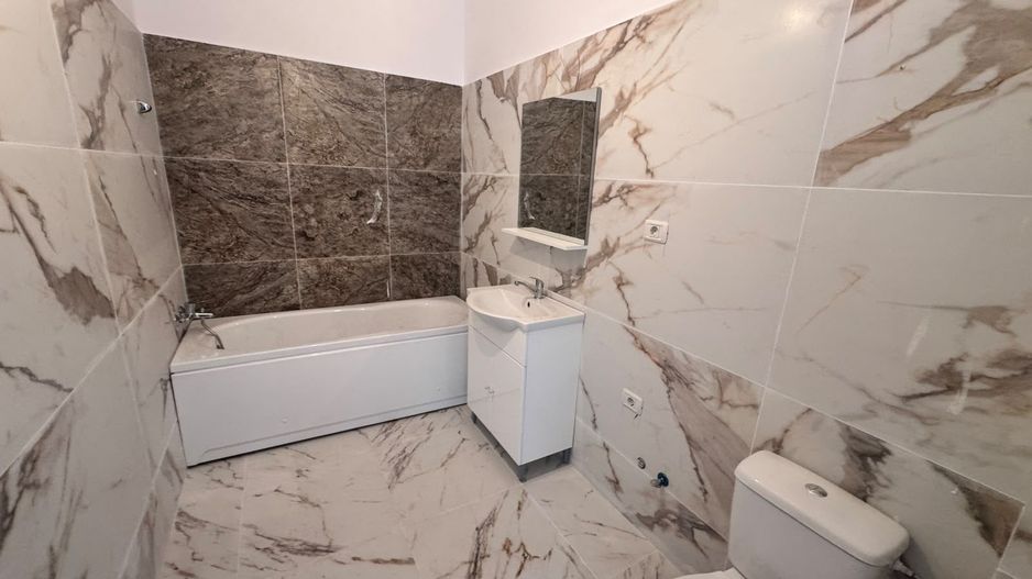 AP. 2 CAMERE- PARCARE INCLUSA, CENTRALA PROPRIE, BLOC NOU - Poză 4