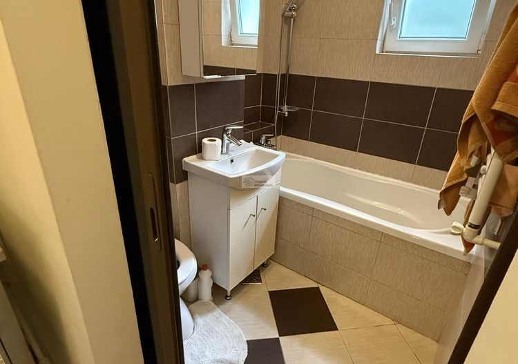 Apartament 3 camere/70 mp/etaj 3/Focsani /Polivalenta - Poză 5