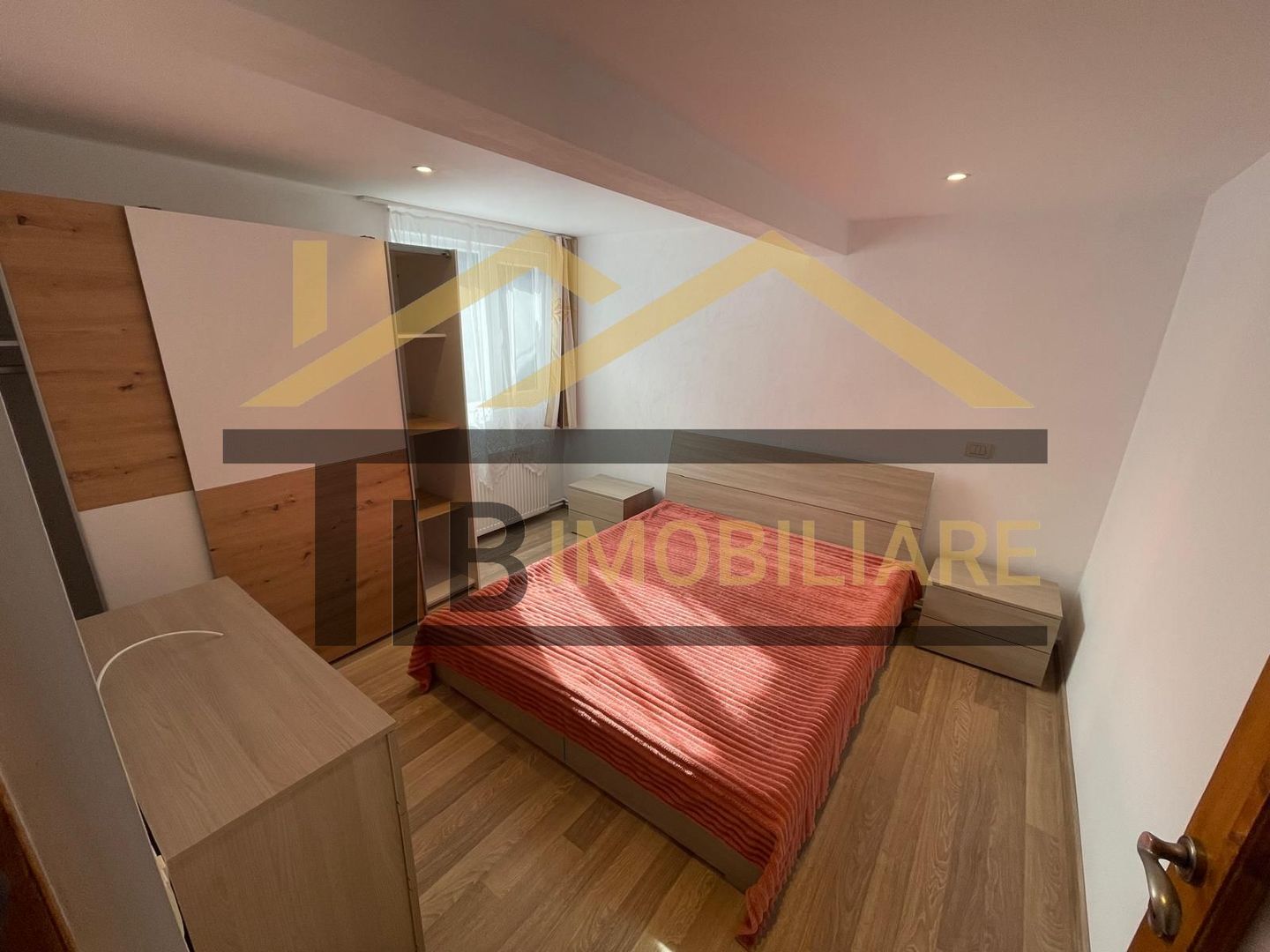 Casa de 3 camere, 50 mp, 30 mp terasa, Zona Sangeorgiu de Mures - Poză 4