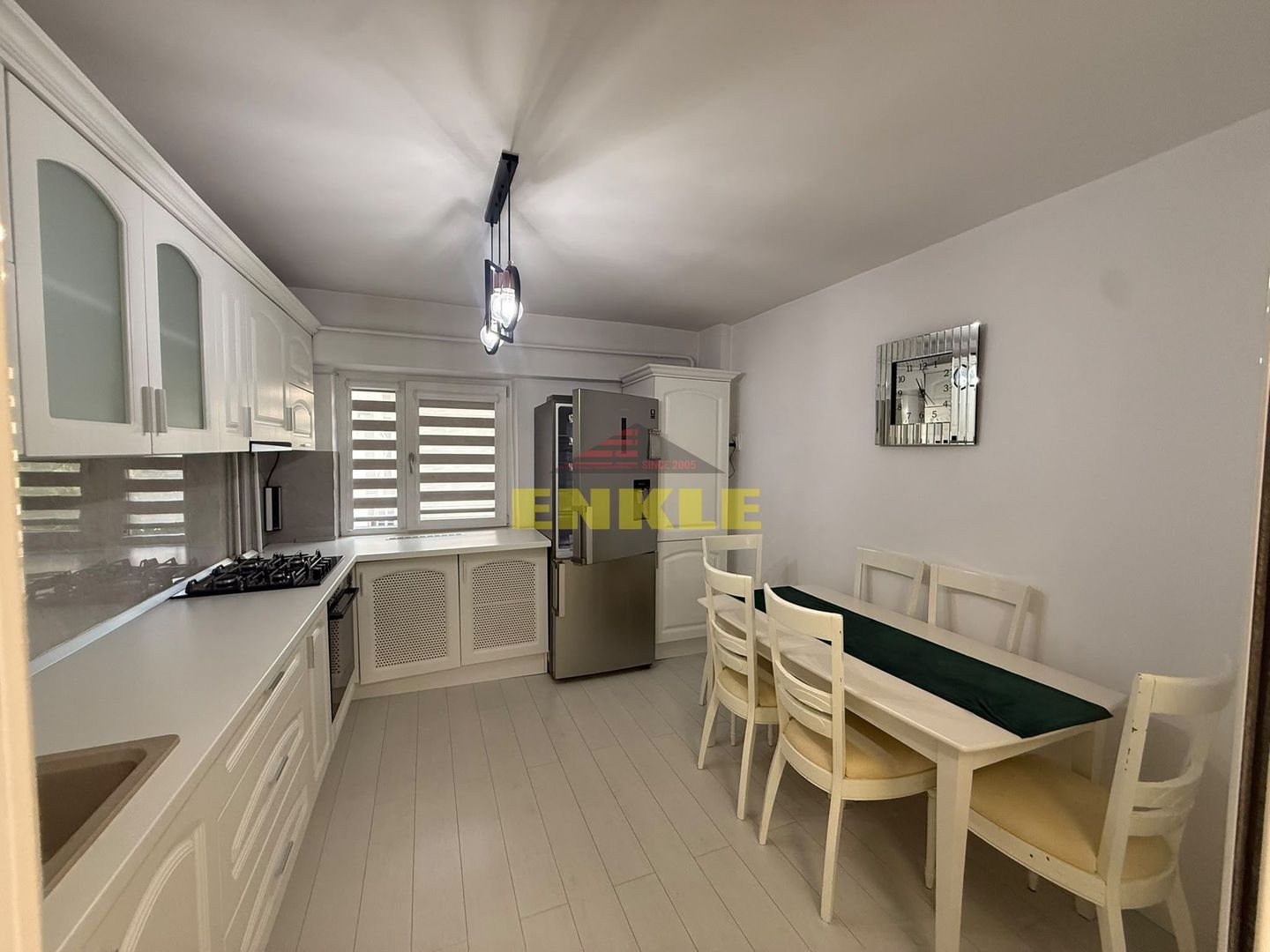 DE ÎNCHIRIAT – APARTAMENT ULTRAMODERN CU 3 CAMERE - Poză 6
