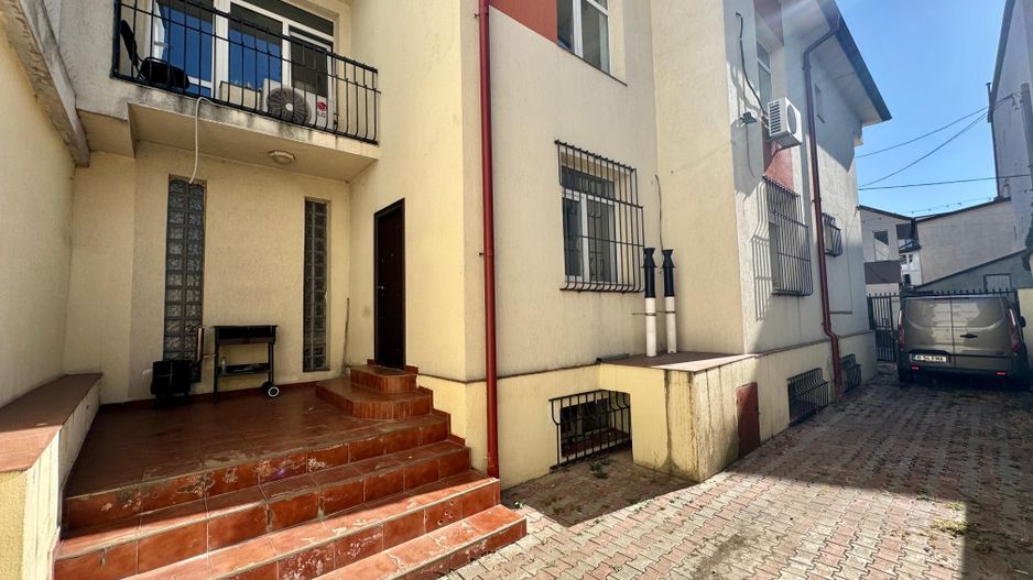 OPORTUNITATE - vila-curte individuala-garaj la Domenii-Popisteanu - Poză 1