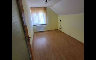 Casă spațioasă, versatilă – ideală pentru firmă sau locuință - Poză 2
