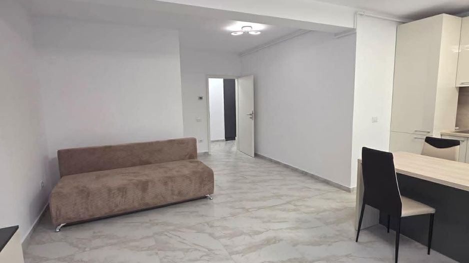 Apartament 2 camere, Tractoru, zona Coresi - Poză 2
