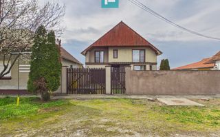 Casă spațioasă în Sântana - Poză 31