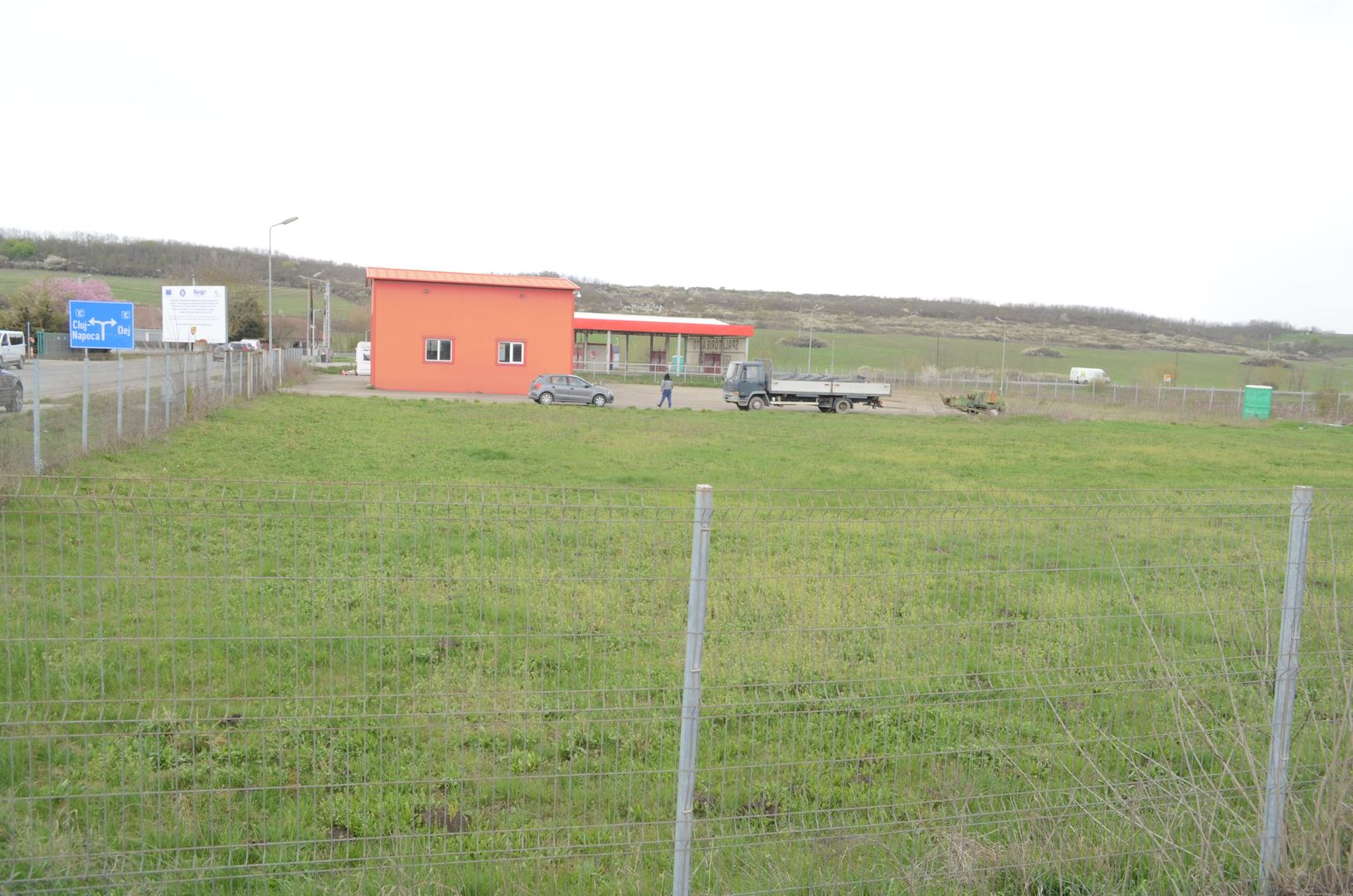 Teren cu regim economic -zona de utilitati publice - Poză 2