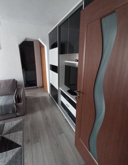 APARTAMENT 3 CAMERE ETAJ 6/8 BLOC 1981 METROU GORJULUI - Poză 4