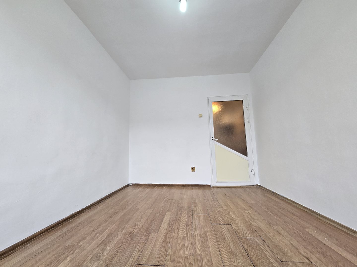 CET - Garsoniera | piata Cet | libera | etaj 3 - Poză 4