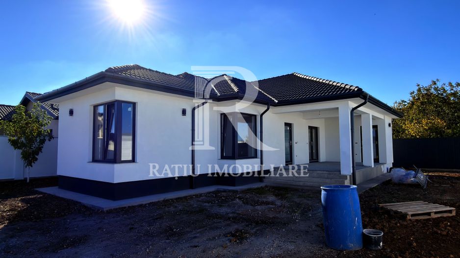 Casă 4 camere | Terasă | Curte | Sântandrei - Poză 3
