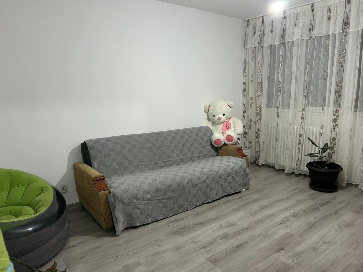 DE ÎNCHIRIAT: Apartament 2 camere, zona Piața Progresul - Poză 1