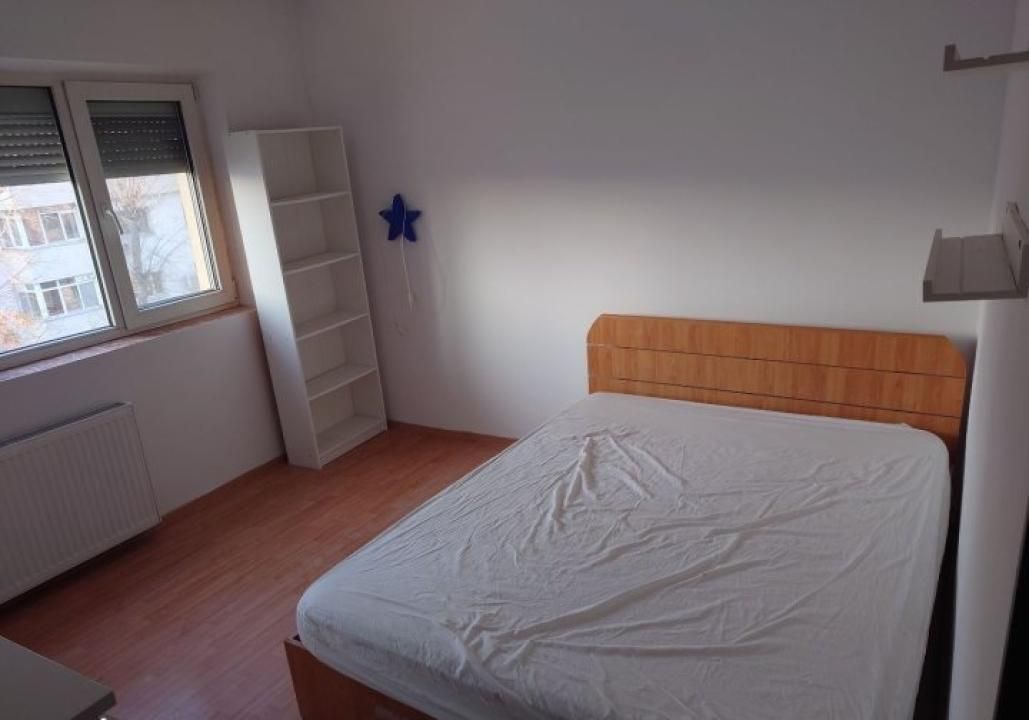 Vanzare Apartament 2 camere, decomandat, boxa, 14 min metrou Dristor - Poză 1
