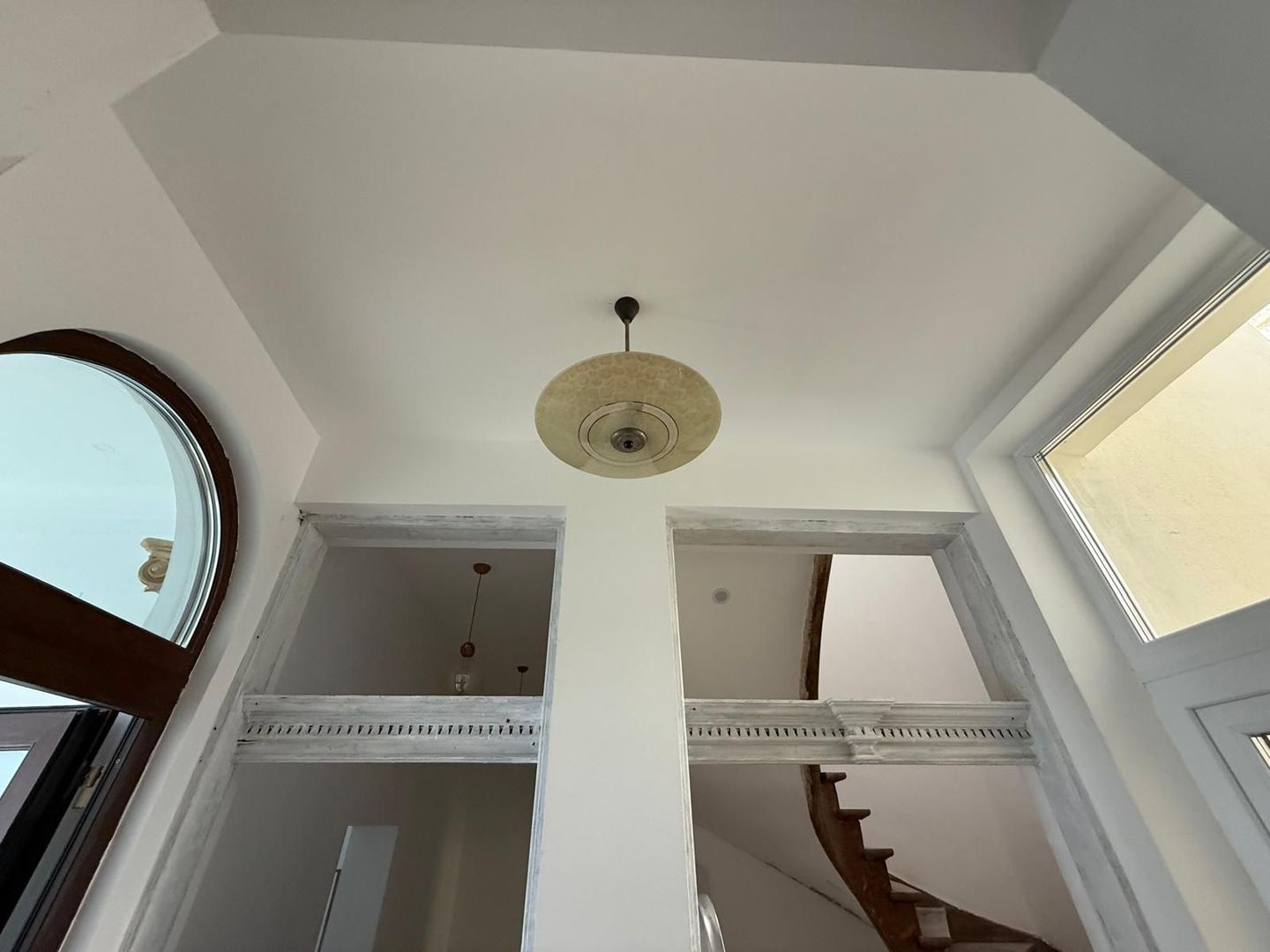 Vilă elegant renovata pentru business de prestigiu - Poză 11