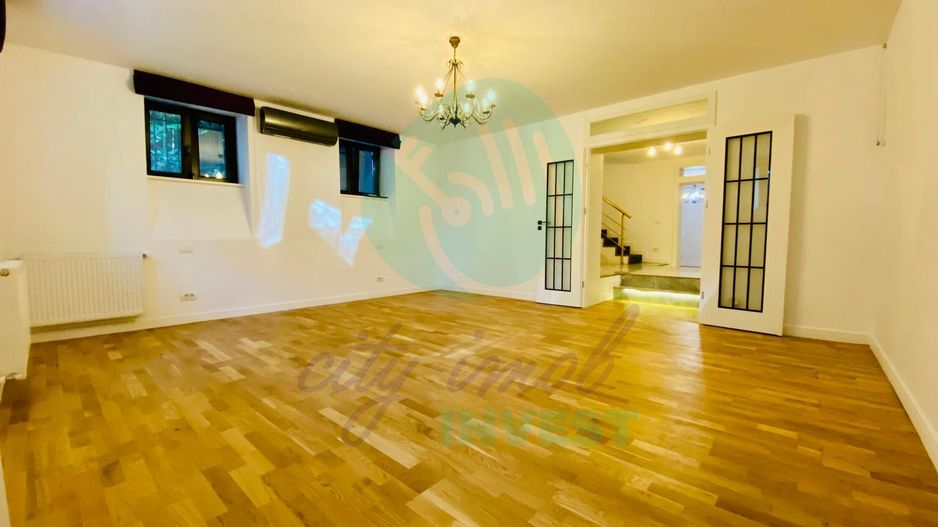 Apartament complet renovat pregatit pentru mutare imediata - Poză 1