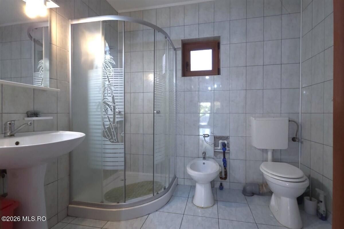 Castelu - Str. Florilor, casa din 2012, teren 737 mp si 106 mp utili - Poză 14