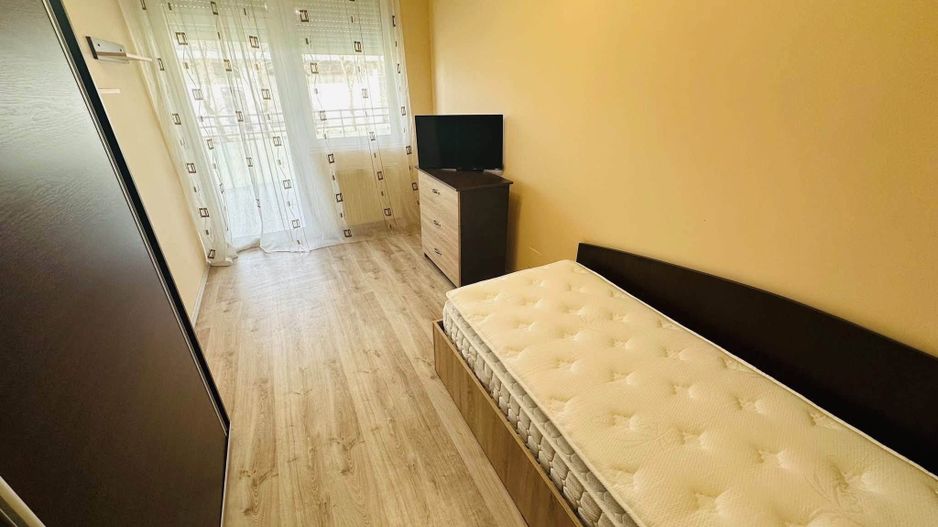 Apart. 3 camere, Ared R 18 pe str. Tudor Vladimirescu - Oradea - Poză 3