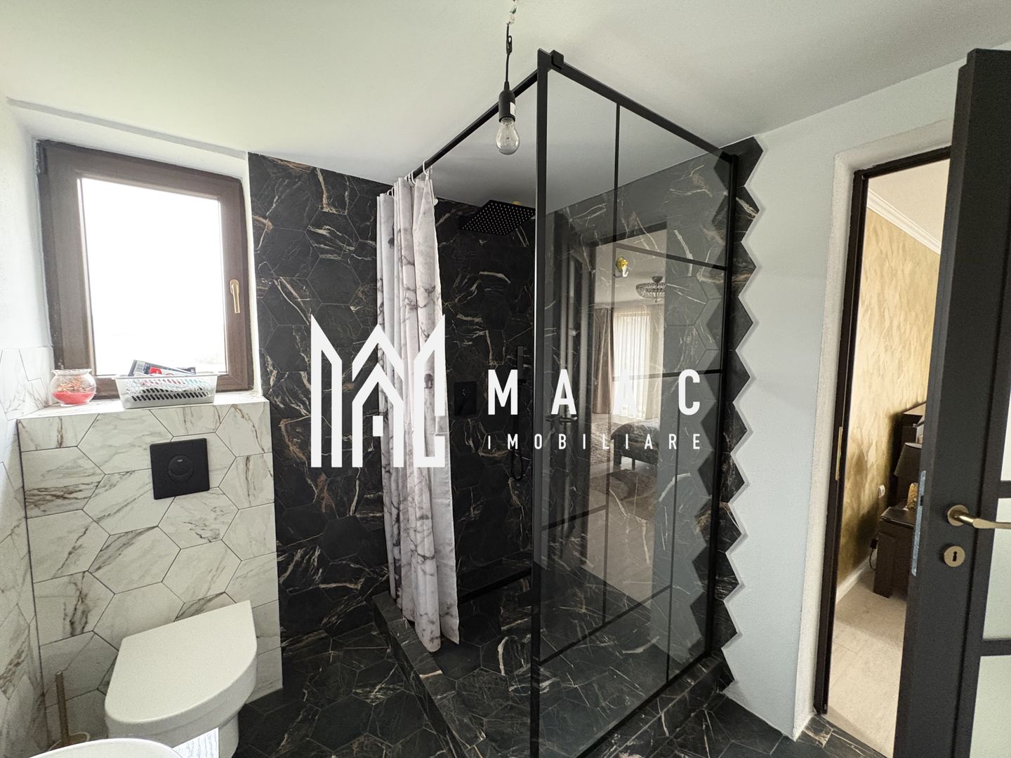 Casa cu 5 camere  I Curte 920 mp  I Tocile - Poză 9