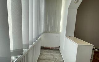 Apartament cu trei camere în bloc izolat -zona Aradului - Poză 2