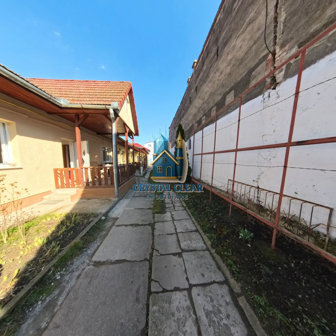 Două case în curte comună, 6 camere + 385 teren - zona semicentrală - Poză 21