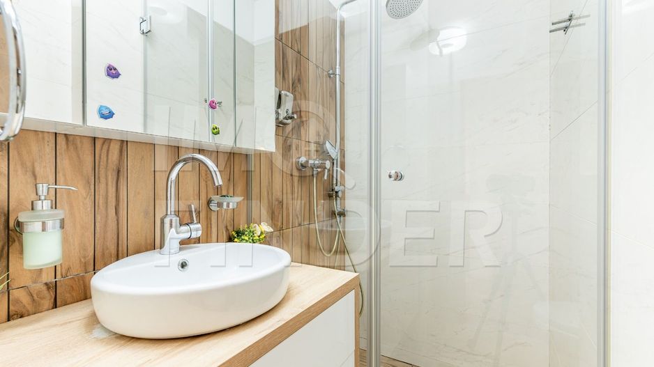 Apartament spatios, 120 mp, cu garaj si parcare – Plopilor - Poză 5