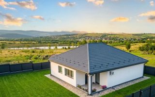 Casă de vânzare în Cercu, Bârnova - Poză 1