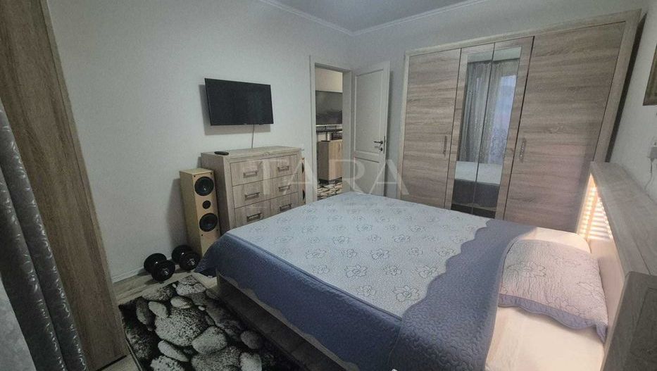 2 camere decomandate, 2 balcoane, parcare CF inclusă, Floresti. - Poză 3