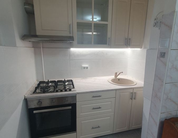 Închiriez apartament 2 camere, Mall Vitan, mobilat, metrou 4 minute - Poză 6