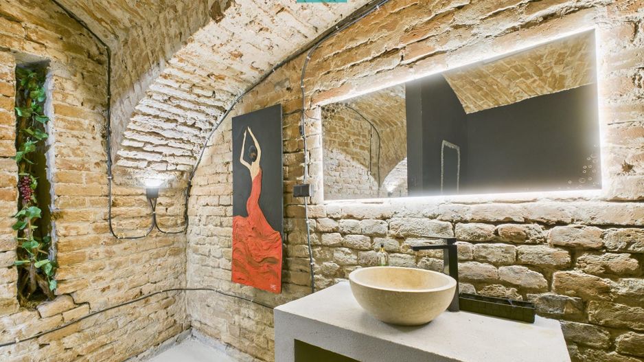 Eleganță subterană - pivniță exclusivistă Arad - Poză 4