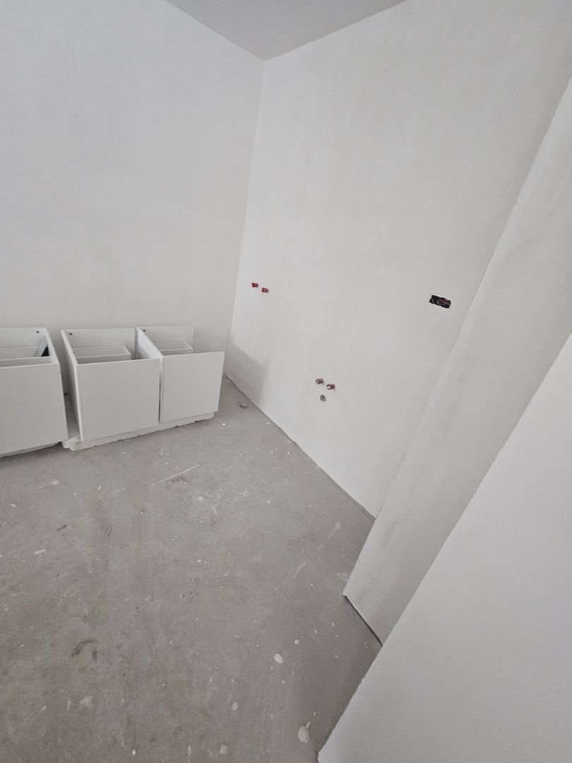 Spatiu comercial stradal + 4 locuri de parcare - Poză 6