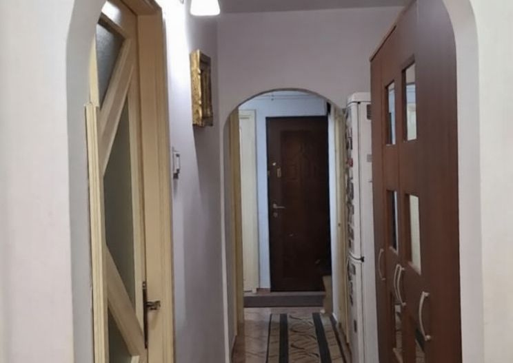 Apartament 3 camere  Sărari etaj 2 - Poză 4