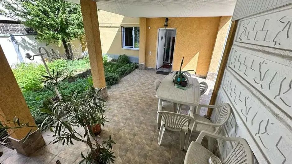 Vand sau schimb Casa P+Et+M -zona Piata Mare Str Bujorului - Poză 4