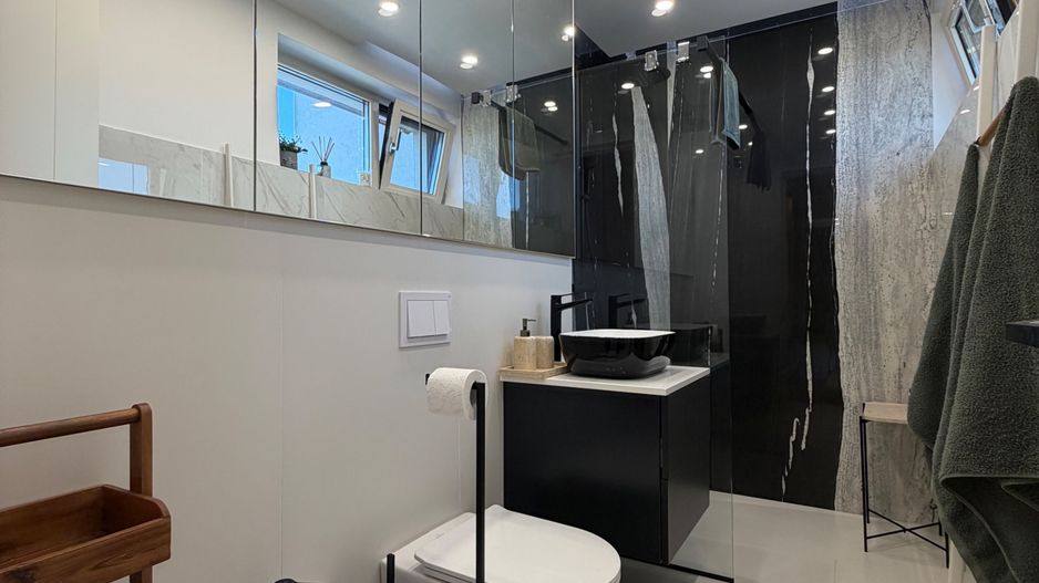 Apartament PREMIUM cu curte, terasă și lift cu acces direct în living - Poză 13