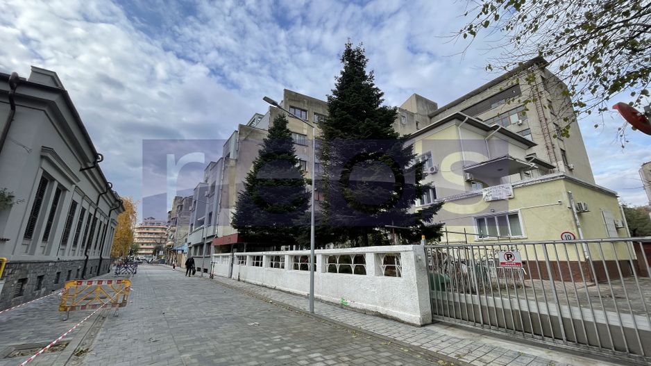 OPORTUNITATE DE INVESTIȚIE | CLĂDIRE BIROURI + PARCARE | 3700 MP | ULTRACENTRAL - Poză 1