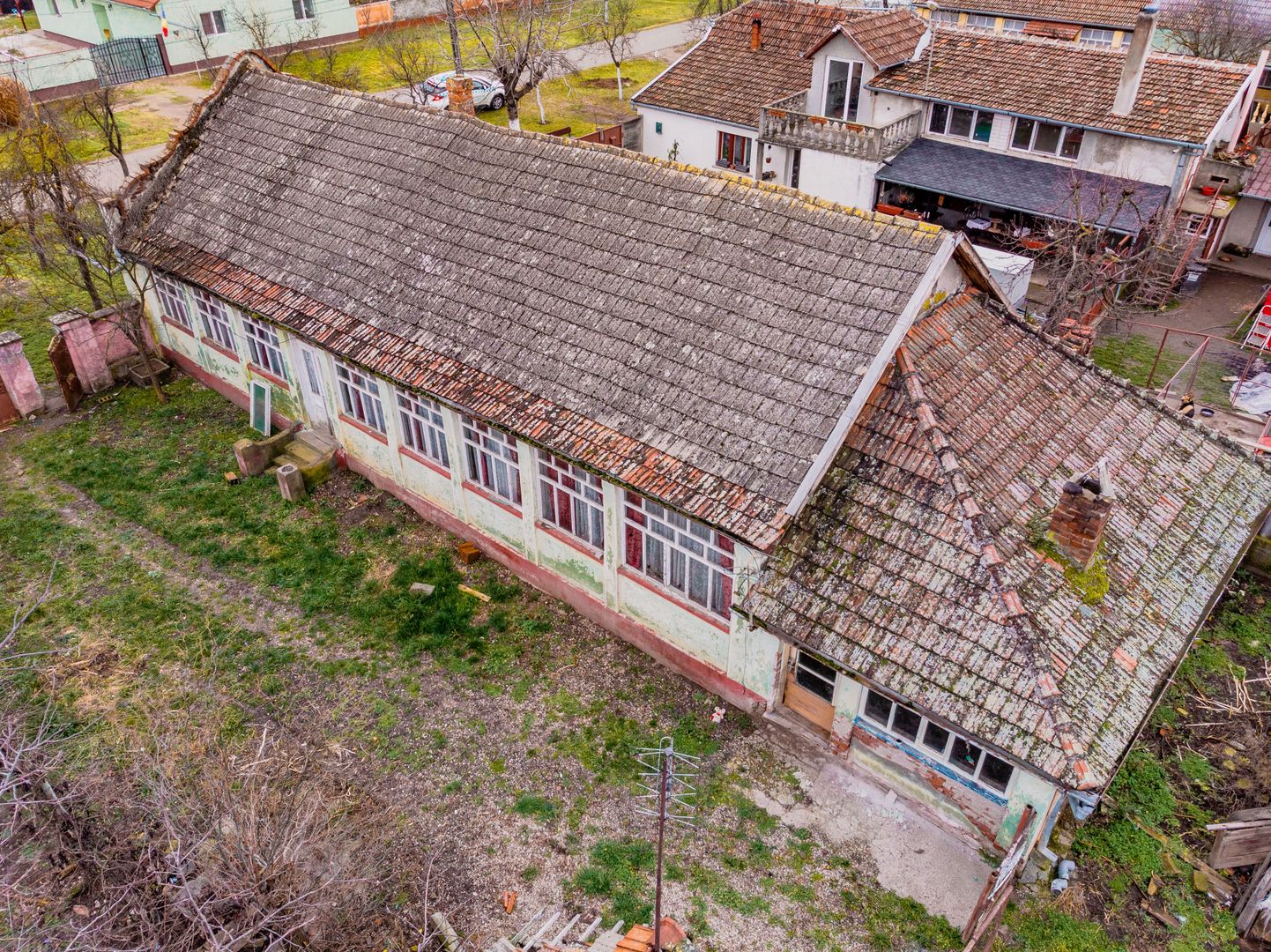 Casă bătrânească cu teren în Felnac - Poză 15