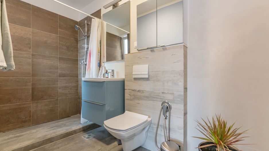 Casa mobilata utilata modern cartier Izvor Tarlungeni Brasov - Poză 10