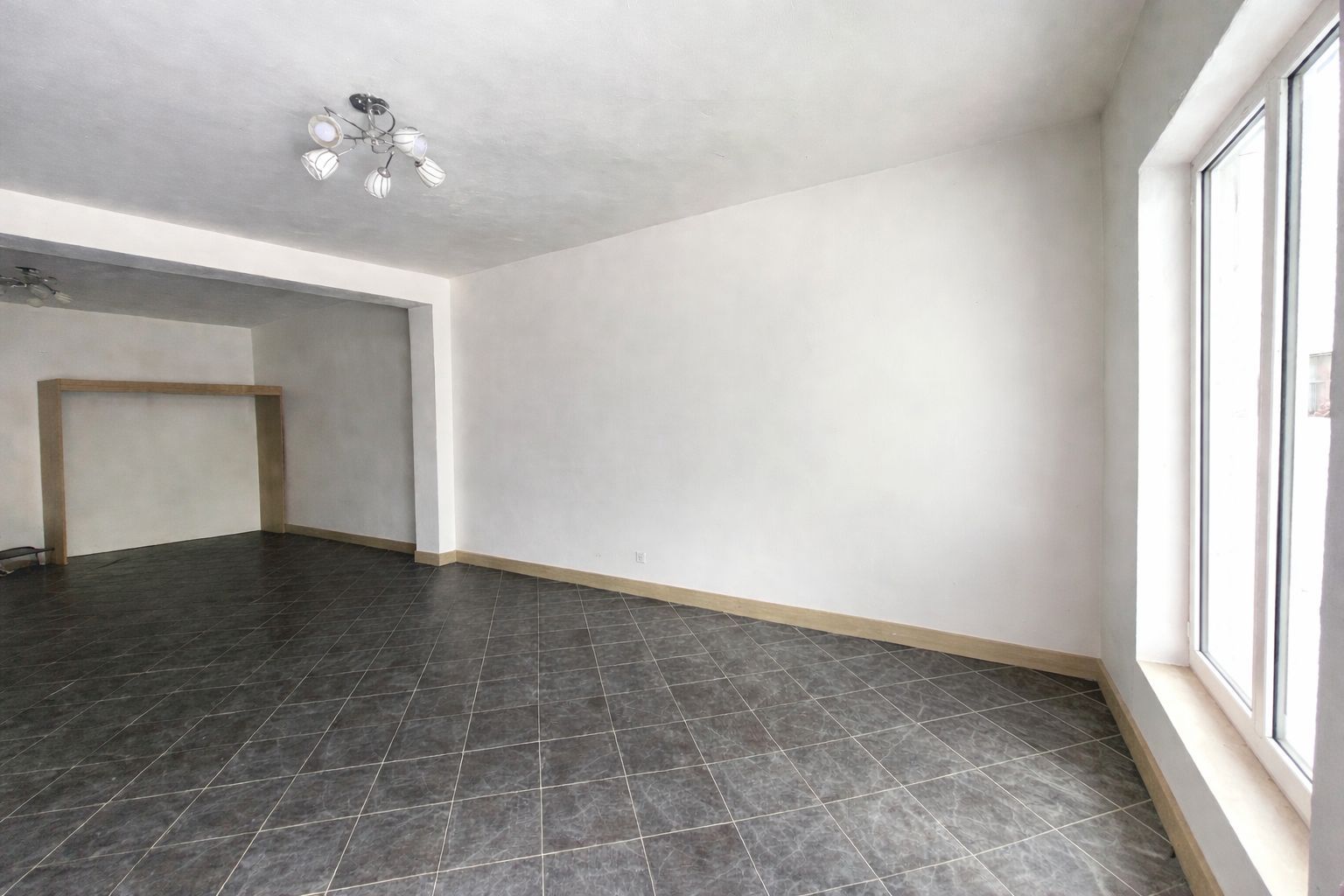 Spațiu comercial de Închiriere/Vânzare | 110 mp | Dornești - Poză 2