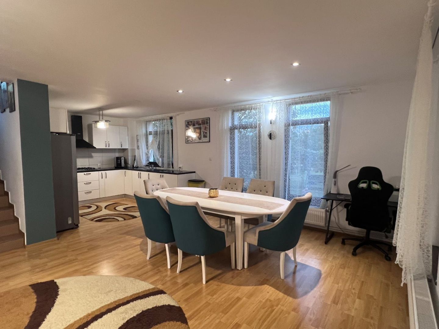 Casă spațioasă cu piscină, de vânzare în Simeria - Poză 14