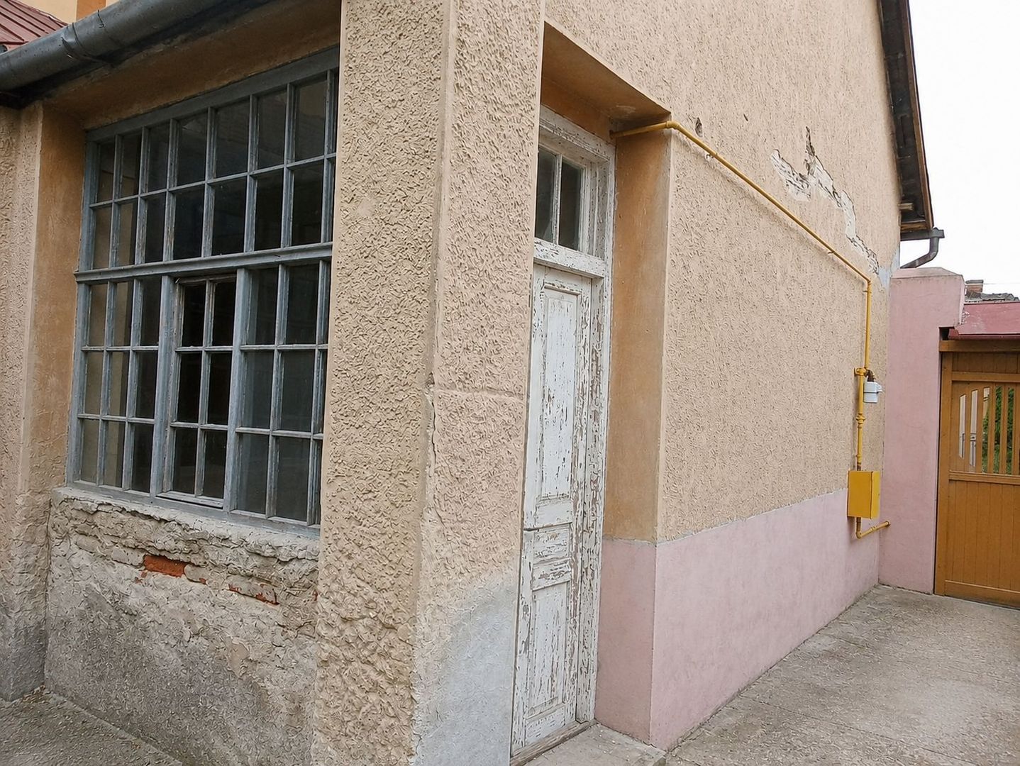 Casă de vânzare cu teren generos în Valea lui Mihai - Poză 12