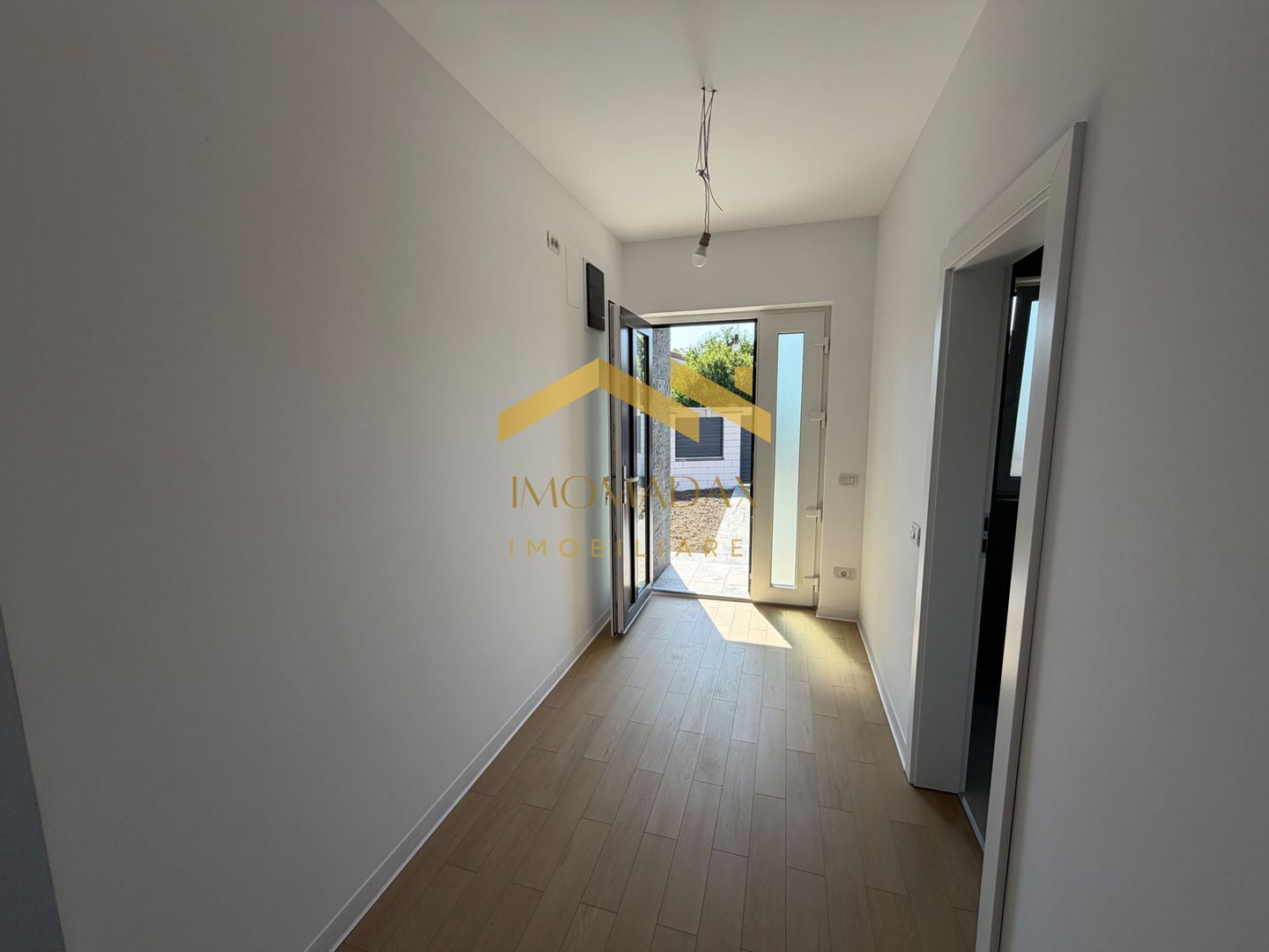 -Casa individuală -4 camere -2 băi - - Poză 5