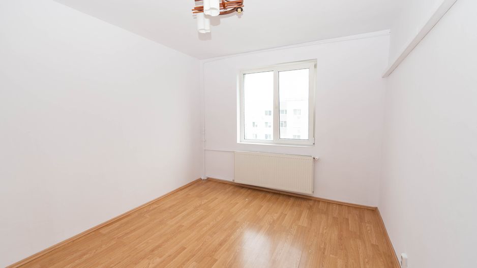 Apartament 3 camere de vanzare, decomandat, 2 bai, loc parcare, 1980 - Poză 5