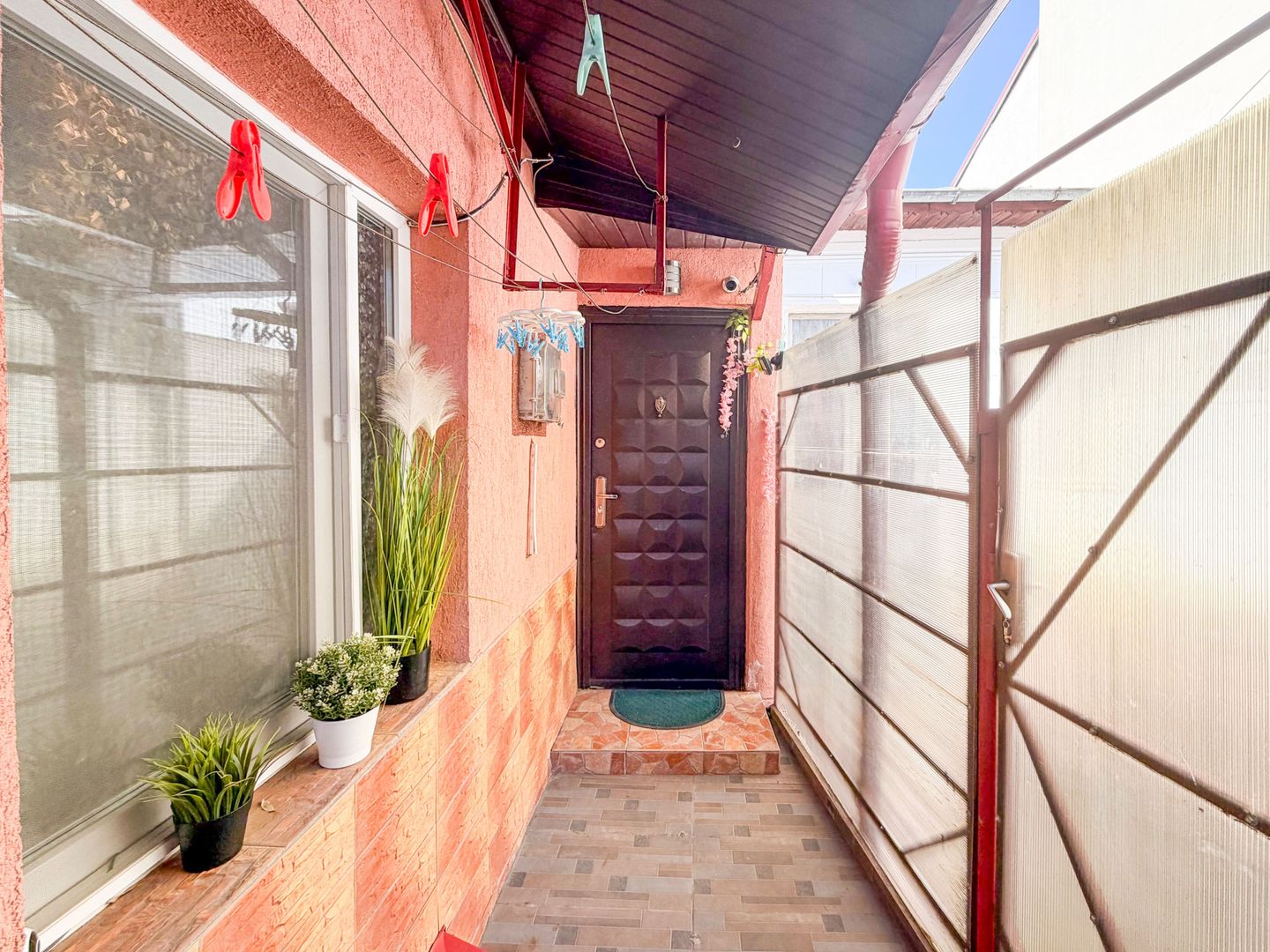 Casă de vânzare 2 camere  Mansarda + Pivnița - Belvedere - Poză 1