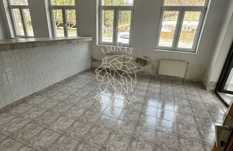 Casa 8 camere 233 mp-ideal locuire/cabinet/ pensiune- Sangeorz-Bai - Poză 3