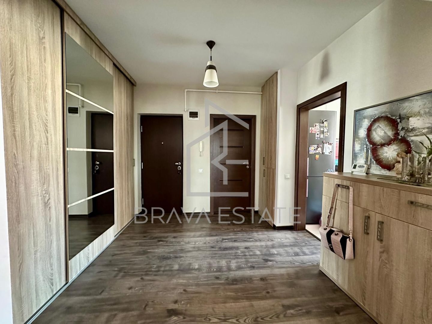 Apartament 3 camere, balcon, parcare subterana, zona Andrei Muresanu - Poză 1