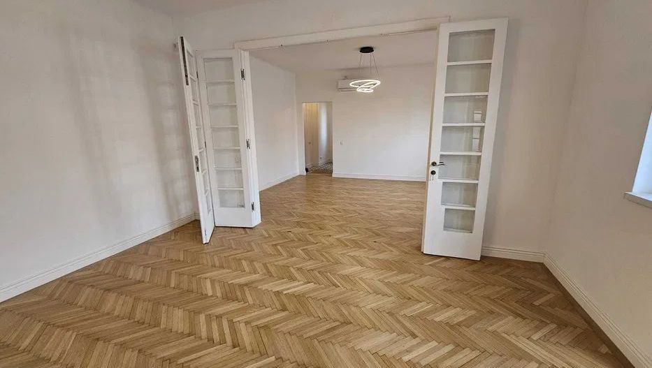 Apartamente 3 Camere 3 bai Bucureşti, zona Ultracentral Piata Victoriei - Poză 2