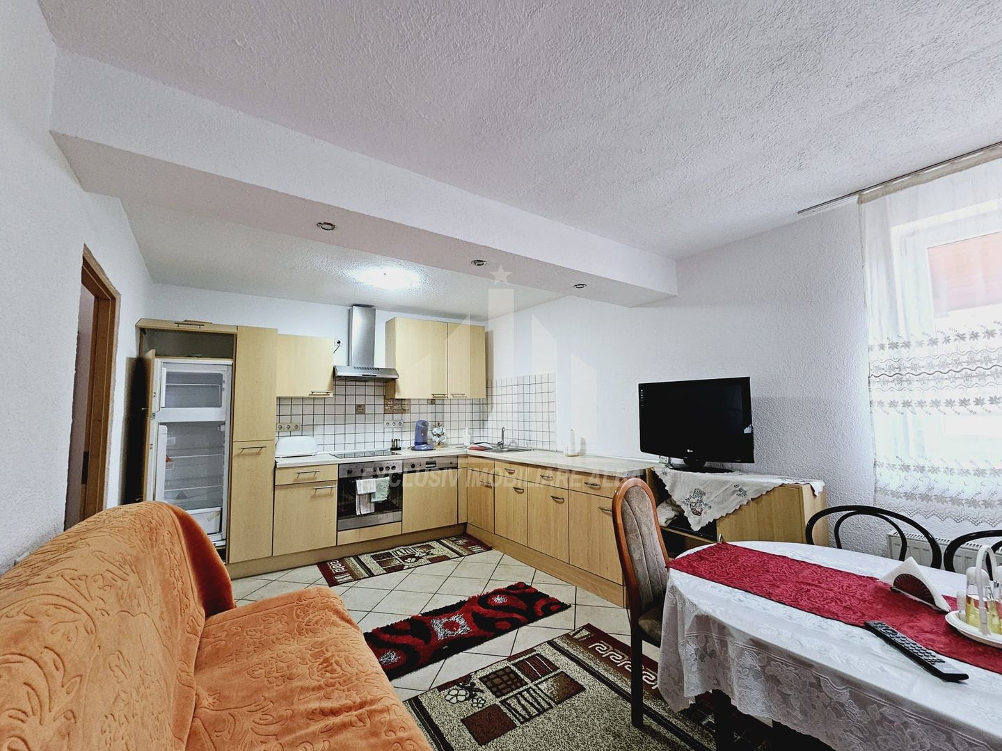 Casa tip duplex de inchiriat, Barabant - Poză 2