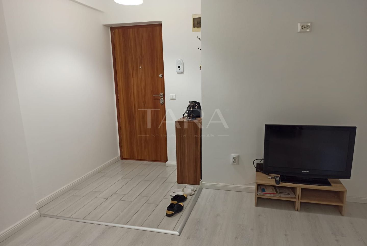 Apartament cu 3 camere, parcare subterană, zonă liniștită. - Poză 2