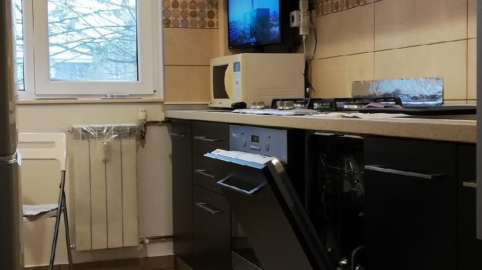 Apartament 4 camere decomandat Pacii-Gorjului-Apusului-Uverturii, COMPLEX COMERCIAL APUSULUI - Poză 2