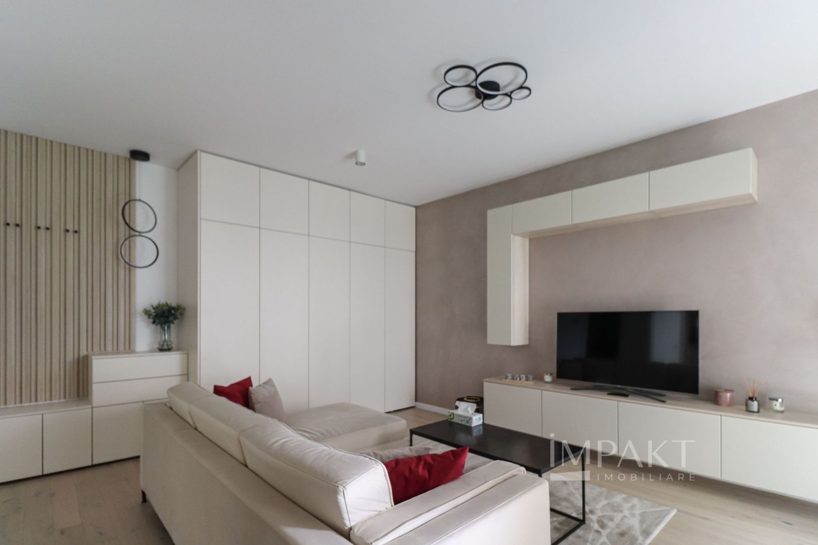 Apartament  cu 2 camere PREMIUM Central. - Poză 1